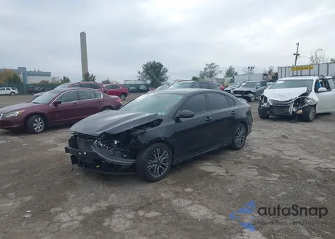 2023 Kia Forte Gt-Line z USA, uszkodzony, nr VIN 3KPF54AD2PE619480